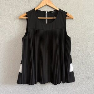 NWT‎ WHY Dress Swing Pleated Top Size Small